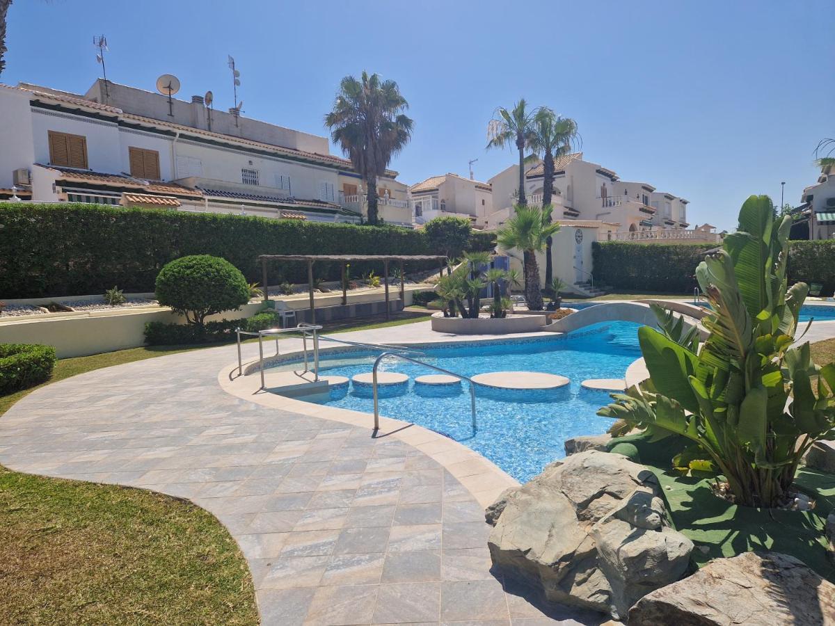 Lovely Apartment Near The Beach In Sunny La Mata Torrevieja Eksteriør billede